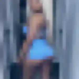 Photo sexy de Zephyrine, 20 ans à Aubergenville - plan discret