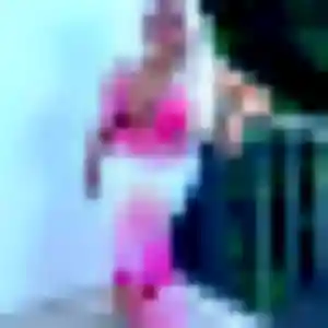 Photo privée de Adeline, 30 ans à Avon - plan discret