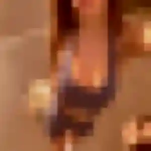 Caroline, 20 ans, connectée à Bassens pour une rencontre coquine