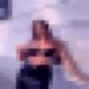 Découvre Zoe, 31 ans à Bourg-de-Péage en privé