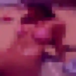 Colombe, 20 ans, en ligne à Bruz pour une rencontre coquine