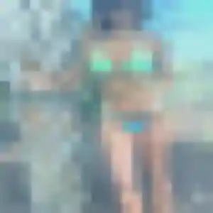 Fleur, 25 ans, en ligne à Calais pour une rencontre coquine