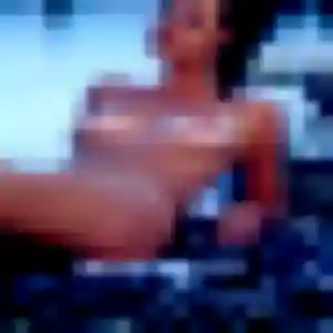 Photo de Violette à Couëron (45 ans) - rencontre libertine anonyme