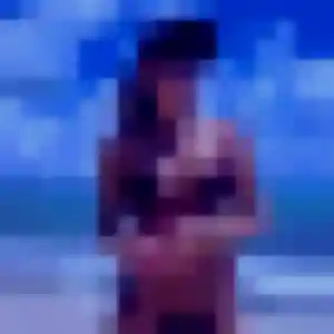 Tania, 27 ans, en ligne à Grand-Couronne pour une rencontre coquine