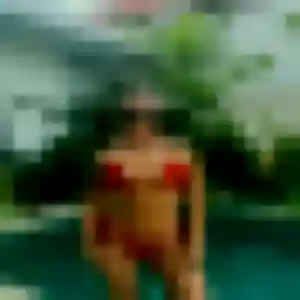 Rejoins Perrine, 26 ans à Grenade gratuitement
