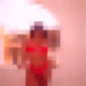 Photo de Axelle à La Celle-Saint-Cloud (37 ans) - rencontre libertine anonyme