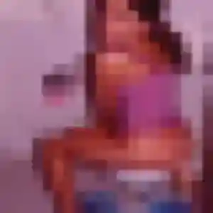 Rejoins Typhaine, 35 ans à Le Pradet en privé