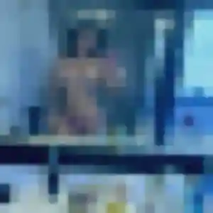 Elena (19 ans) à Lorgues propose un rencontre libertine ce soir
