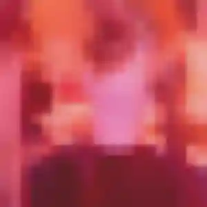 Zineb, 23 ans, connectée à Martigues pour un rencontre libertine