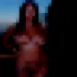 Charmante Violette, 26 ans à Melesse - voir sa photo