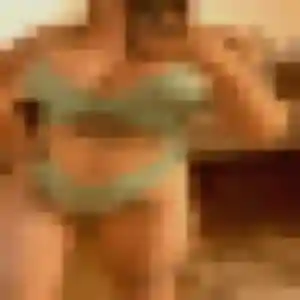 Emmanuelle, 41 ans, connectée à Miribel pour un rencontre libertine