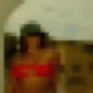 Uranie, 26 ans, dispo pour rencontre libertine à Roquefort-les-Pins