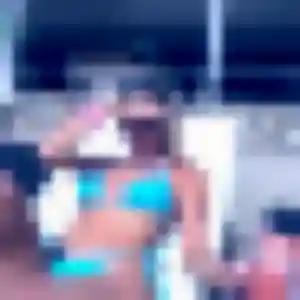 Sophie, 38 ans, en ligne à Saint-Denis-de-Pile pour une rencontre coquine