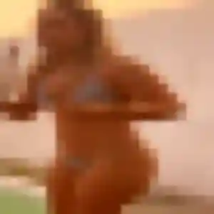 Salima, 28 ans, cherche un rencontre libertine à Saint-Pierre-du-Mont