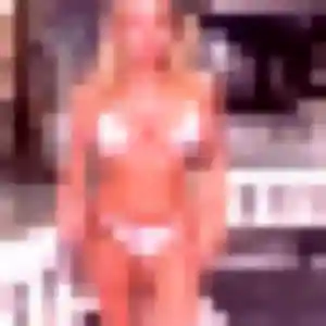Rejoins Sixtine, 31 ans à Saint-Saturnin-lès-Avignon gratuitement
