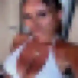 Photo de Thais à Terrasson-Lavilledieu (22 ans) - rencontre libertine discret